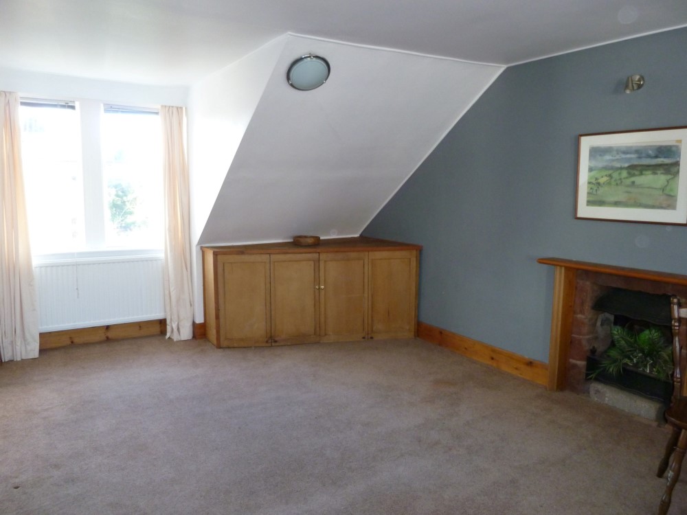 Flat 1, 22 Catherine Street, Dumfries, DG1 1JF Braidwoods Solicitors