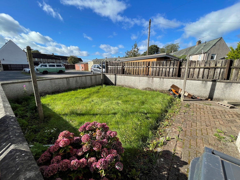 16 Portland Drive, Dumfries, DG2 9DB Braidwoods Solicitors & Estate