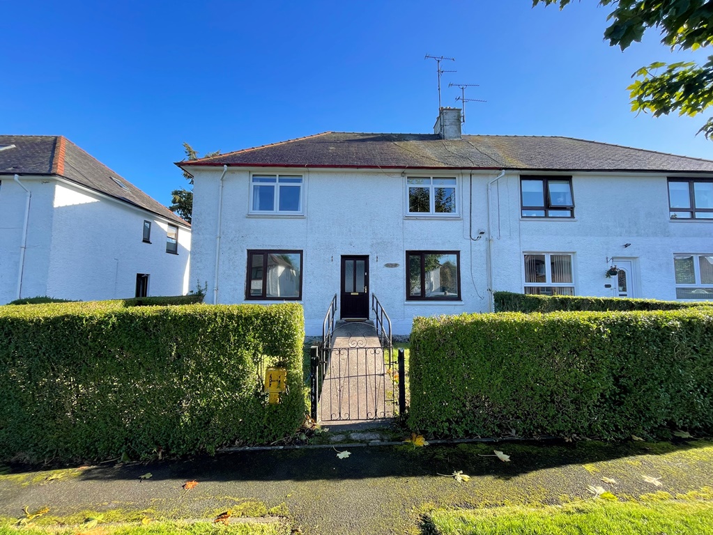 37 Victoria Park, Lockerbie, DG11 2AY Braidwoods Solicitors & Estate