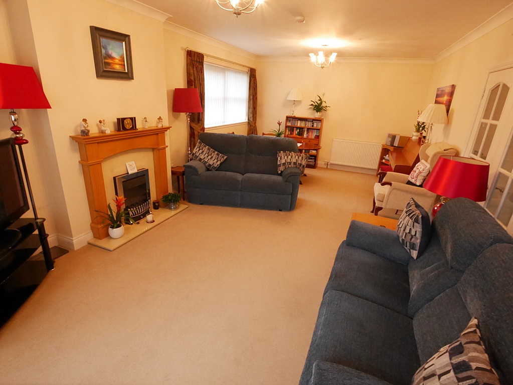 2 Hardthorn Meadows, Dumfries, DG2 9HW Braidwoods Solicitors & Estate
