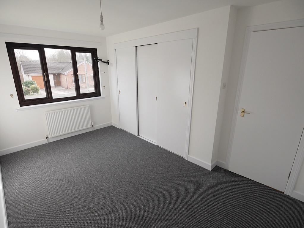 2 Yarrow Drive, Dumfries, DG2 9HL Braidwoods Solicitors & Estate Agents