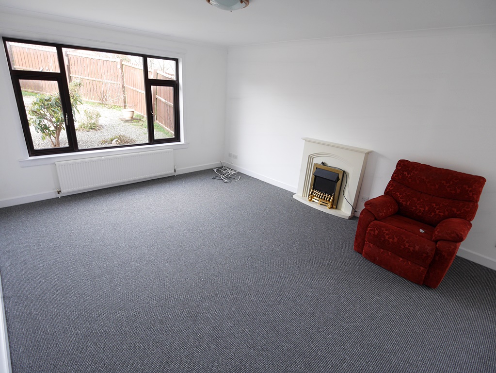 2 Yarrow Drive, Dumfries, DG2 9HL Braidwoods Solicitors & Estate Agents