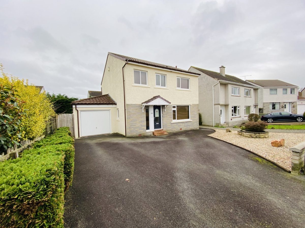 44 Moss View, Dumfries, DG1 4LB Braidwoods Solicitors & Estate Agents