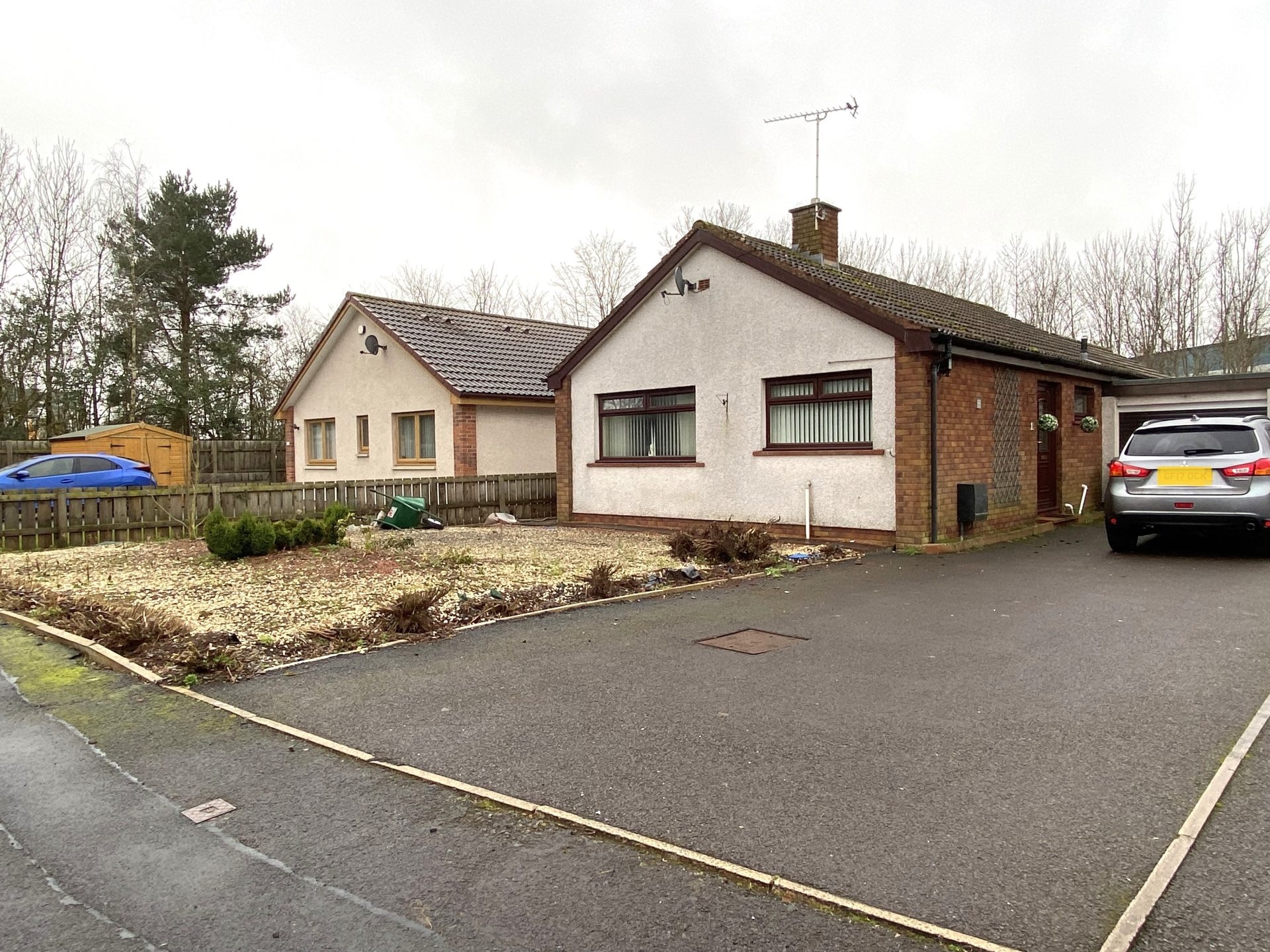 15 Argyll Drive, Heathhall, Dumfries, DG1 3SU Braidwoods Solicitors & Estate Agents