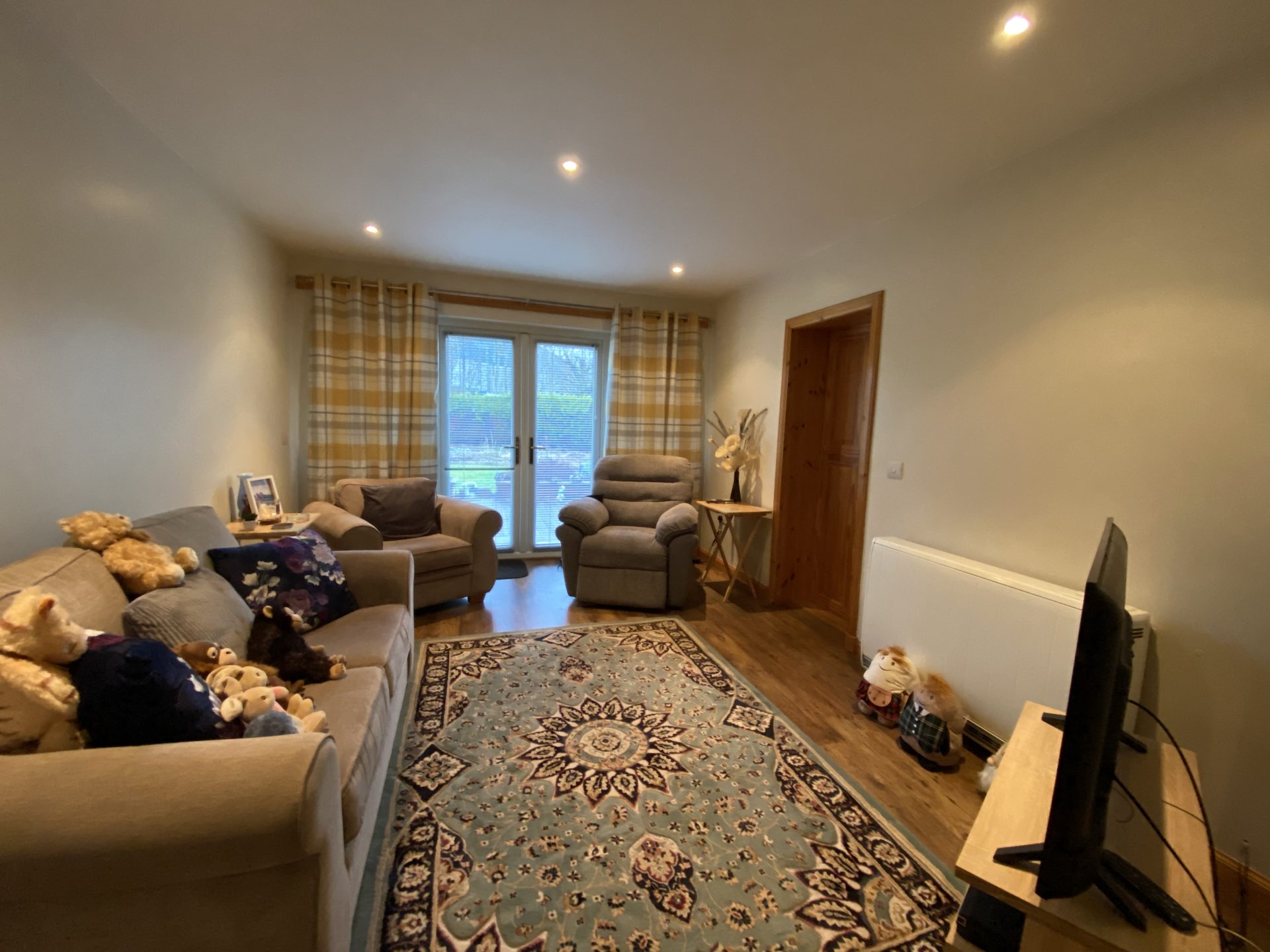 15 Argyll Drive, Heathhall, Dumfries, DG1 3SU Braidwoods Solicitors & Estate Agents