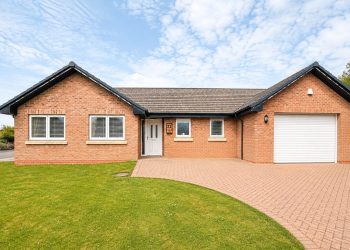 21 Woodlands Drive, Lochmaben, Lockerbie, DG11 1SR - Braidwoods Solicitors & Estate Agents