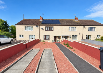 31 Larchfield Road, Dumfries, DG1 4HT - Braidwoods Solicitors & Estate Agents